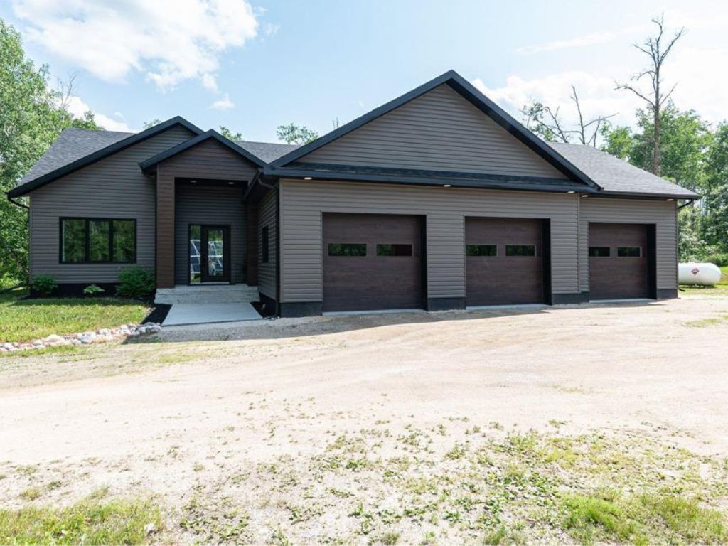 58 Rue des Pignons Street